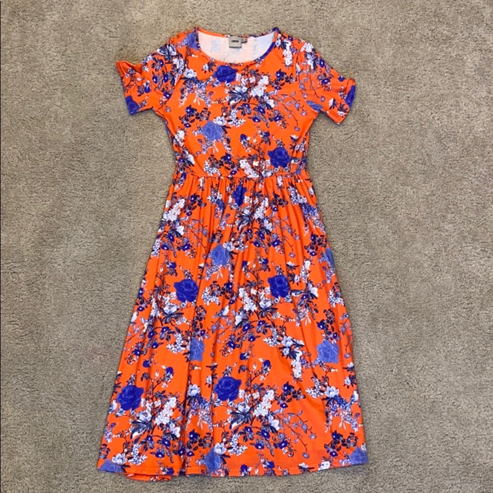 Short sleeve floral swing dress
